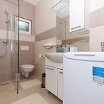 Sandra 4*