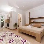 Sandra 4*