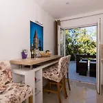 Sandra