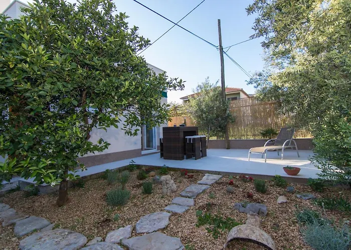 Sandra בית הארחה טרוגיר